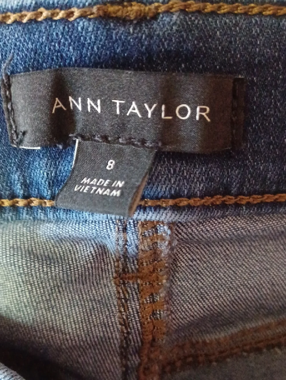 Ann Taylor Slim Bootcut Cotton Rayon Blend High Rise 5 Pocket Jeans Stretch Sz 8